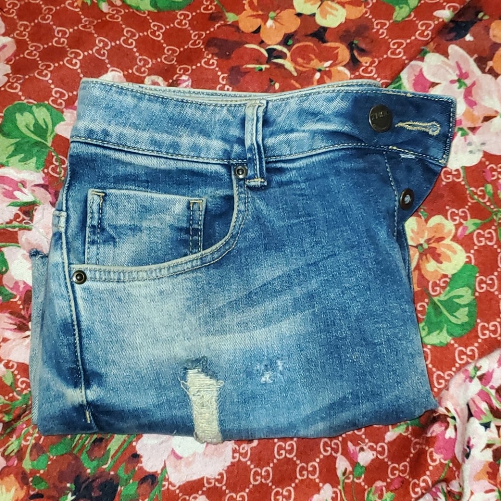 Zara cutoffs